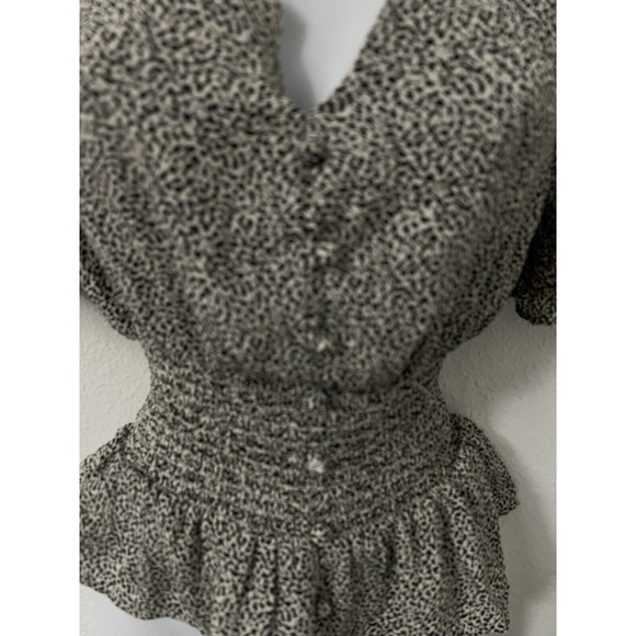 Sienna Sky blouse womens XS white black fitted gathered waist short sleeve NWT - Picture 3 of 9